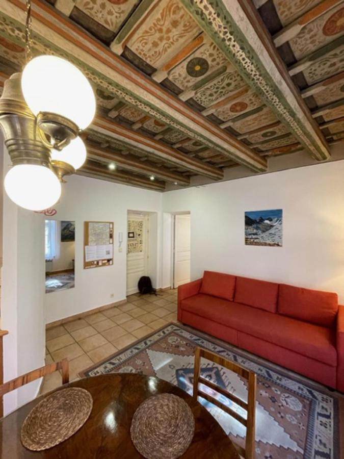 Apartment Historical With Balcony Prague