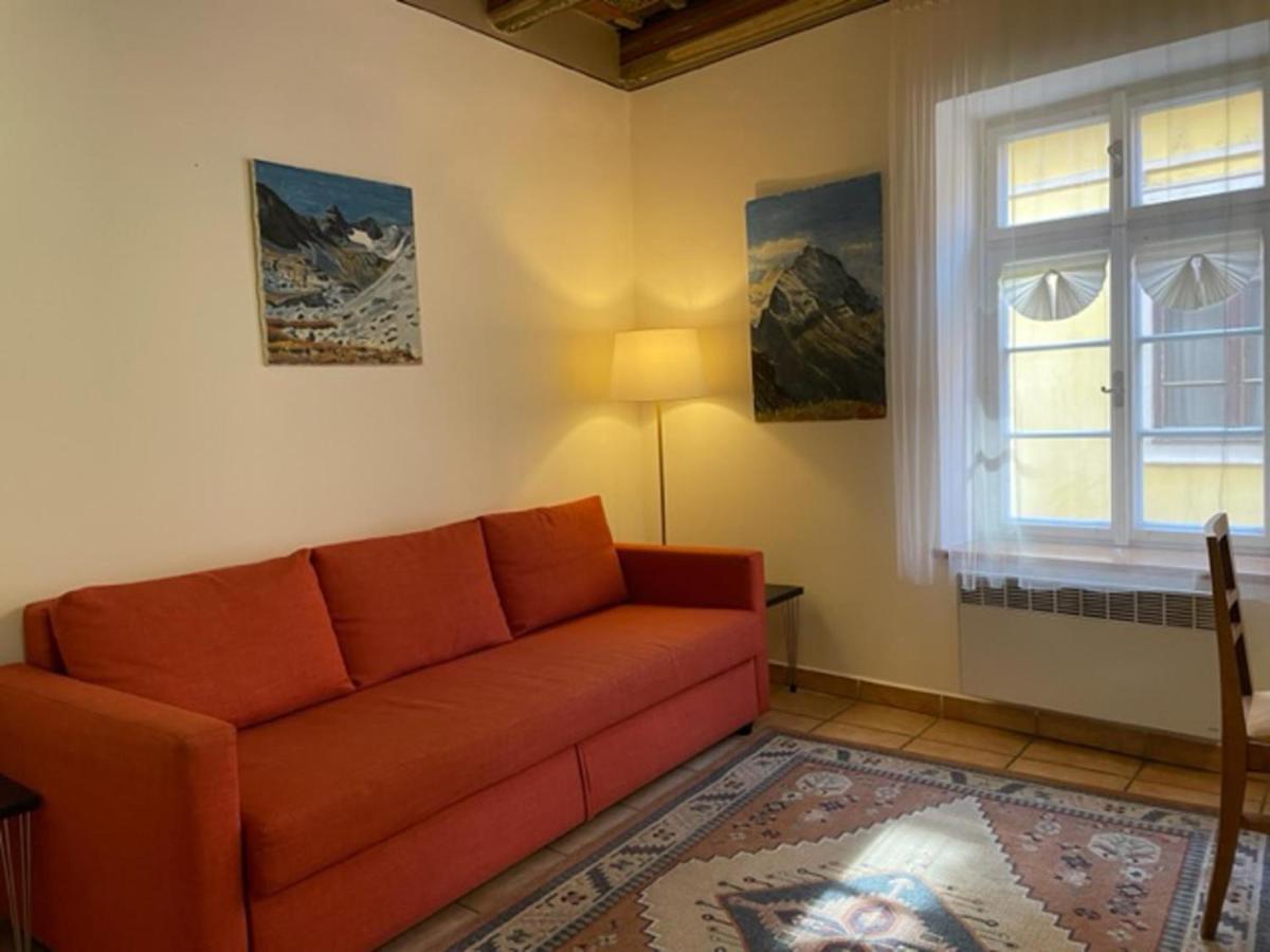 Historical With Balcony Apartment *