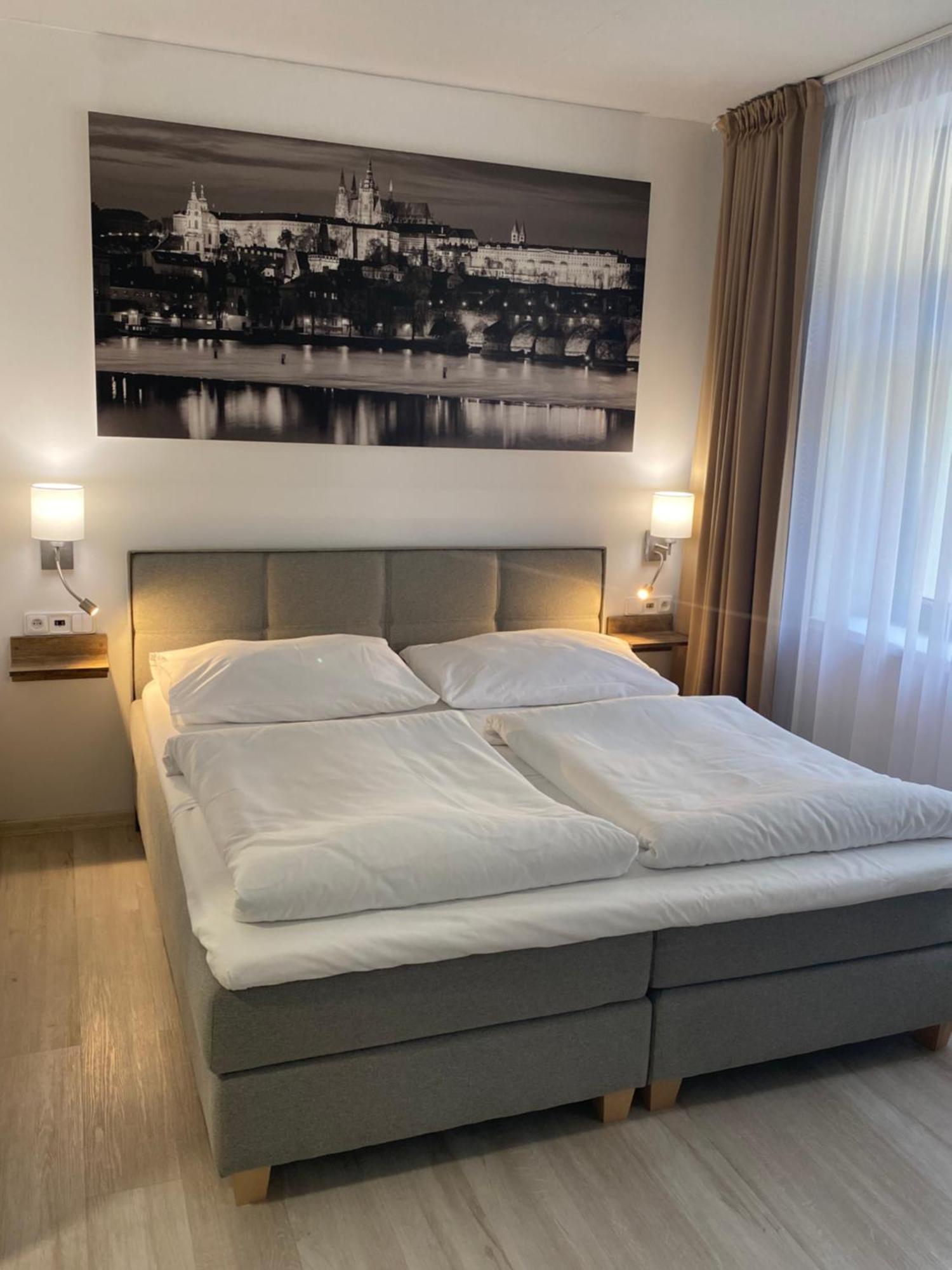 Hotell Adeba