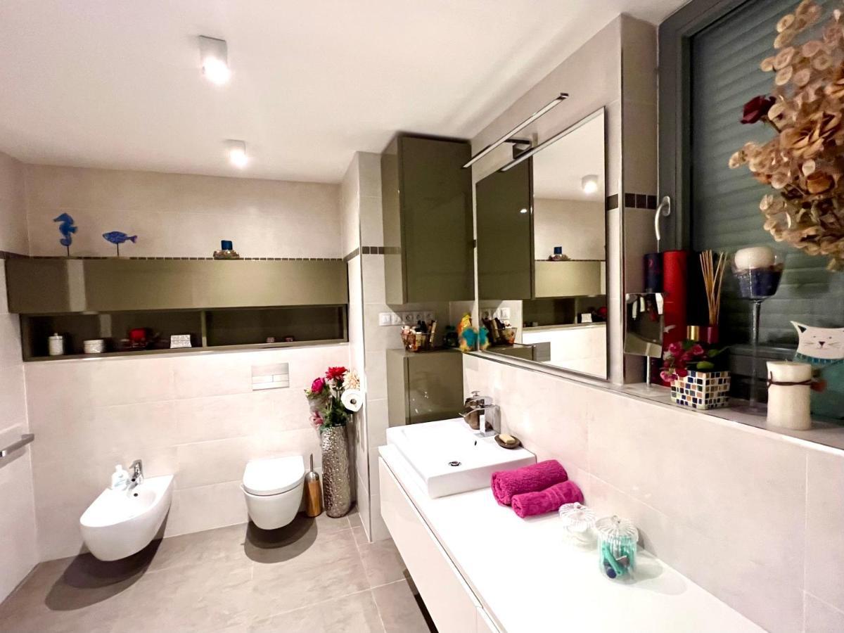 Romantic Stay Overlooking Prague Rum i privatbostad *