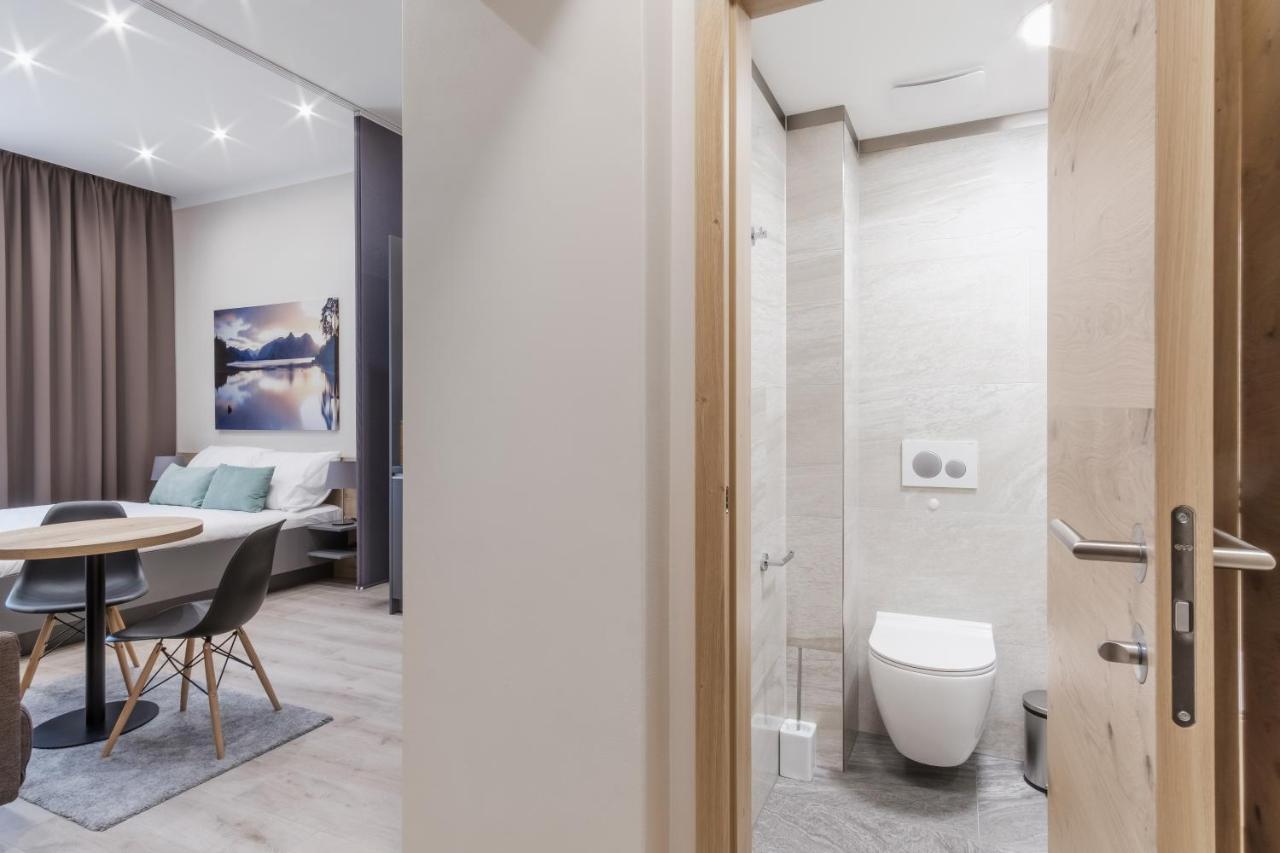 Days - Modern - 7 Min Wenceslas Square Apartment *