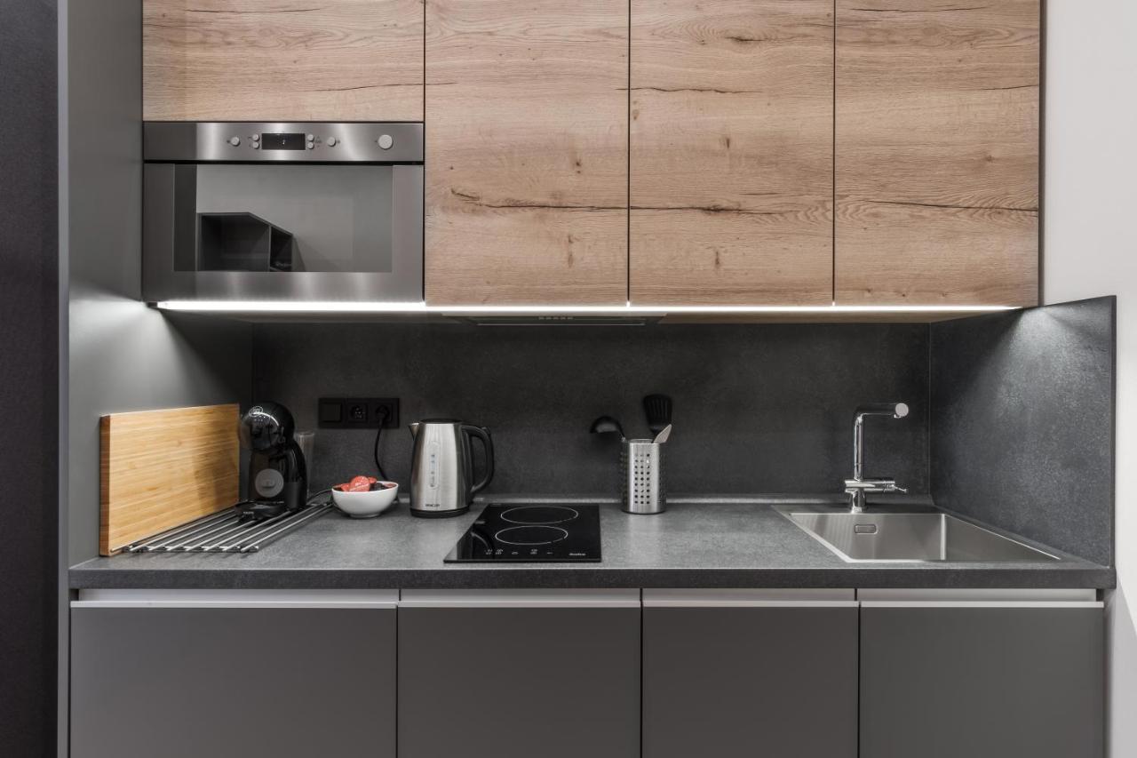 Days - Modern - 7 Min Wenceslas Square Apartment *