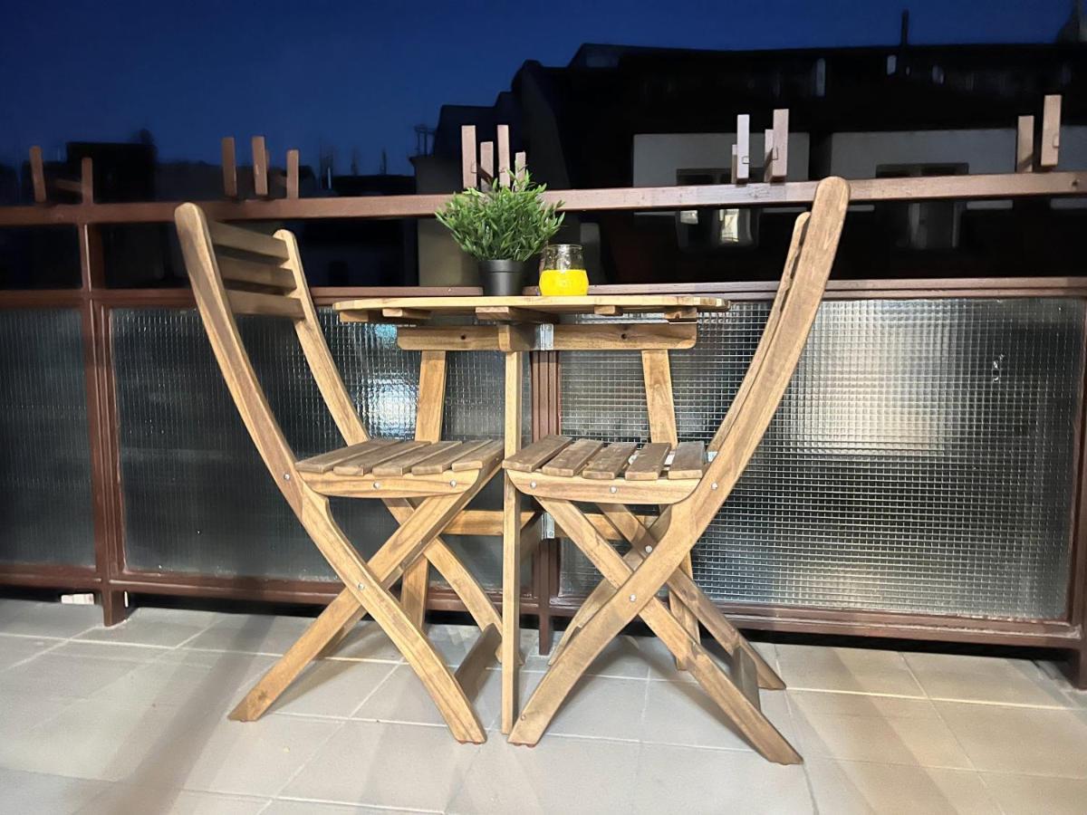Lejlighed Quiet & Cozy Apartment/ Balcony / Popular Location