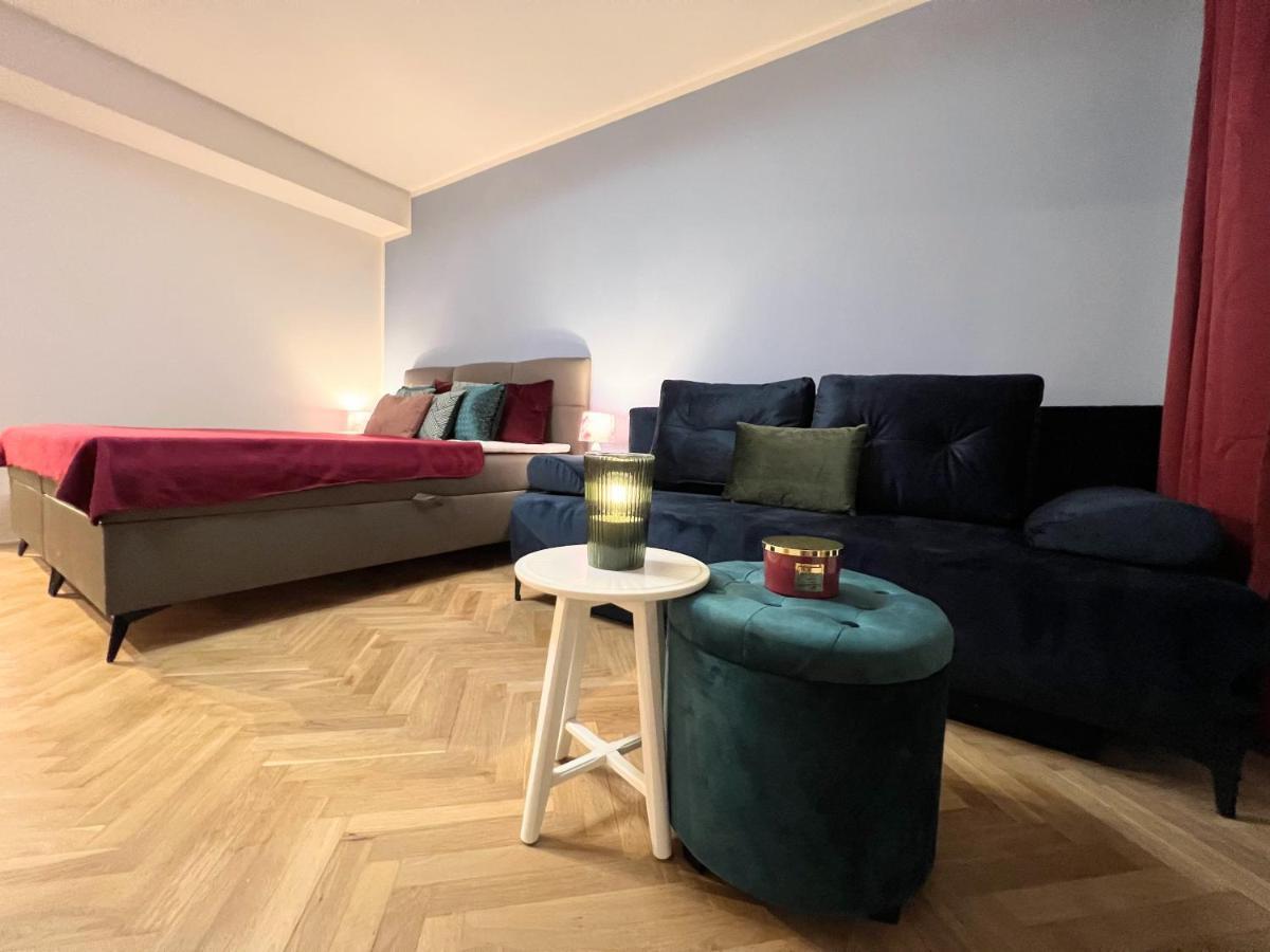 Quiet & Cozy Apartment/ Balcony / Popular Location Lejlighed *