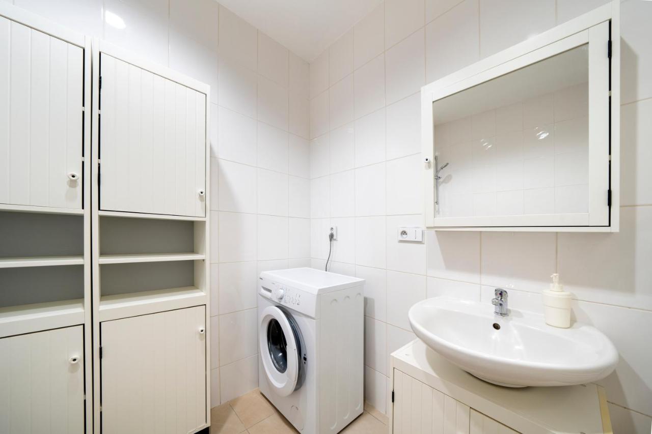 Apple Apartment *
