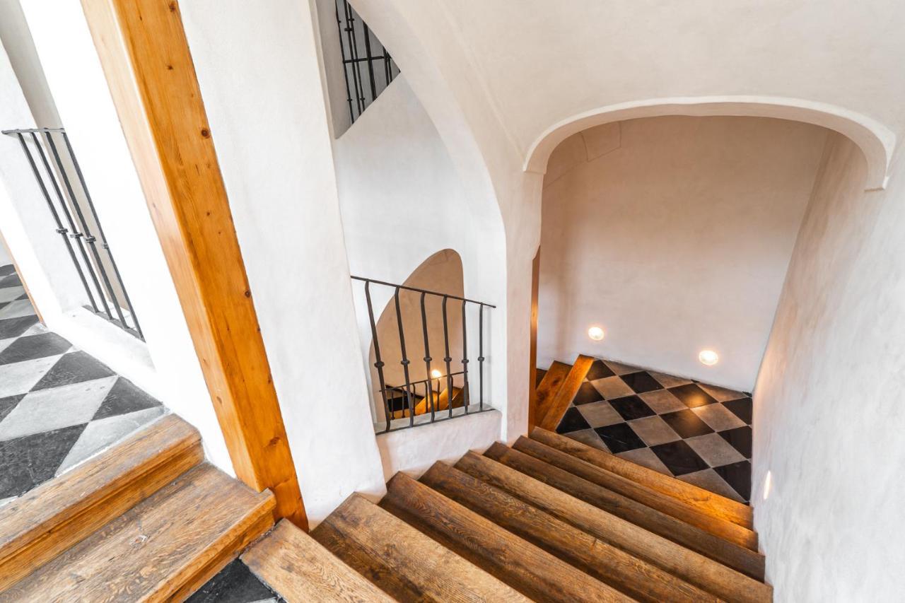 Charming In Lesser Town Apartment