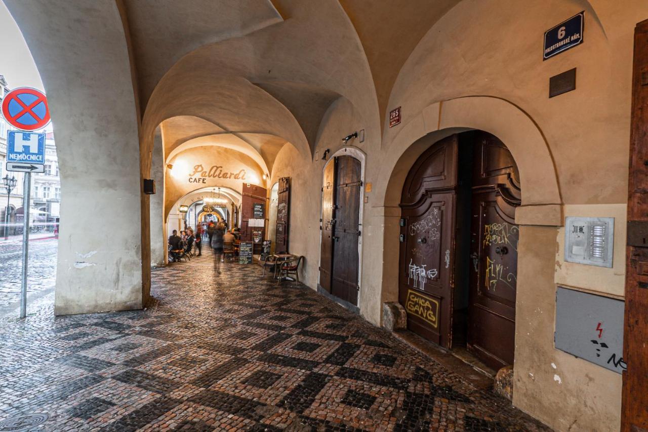 Apartment Charming In Lesser Town