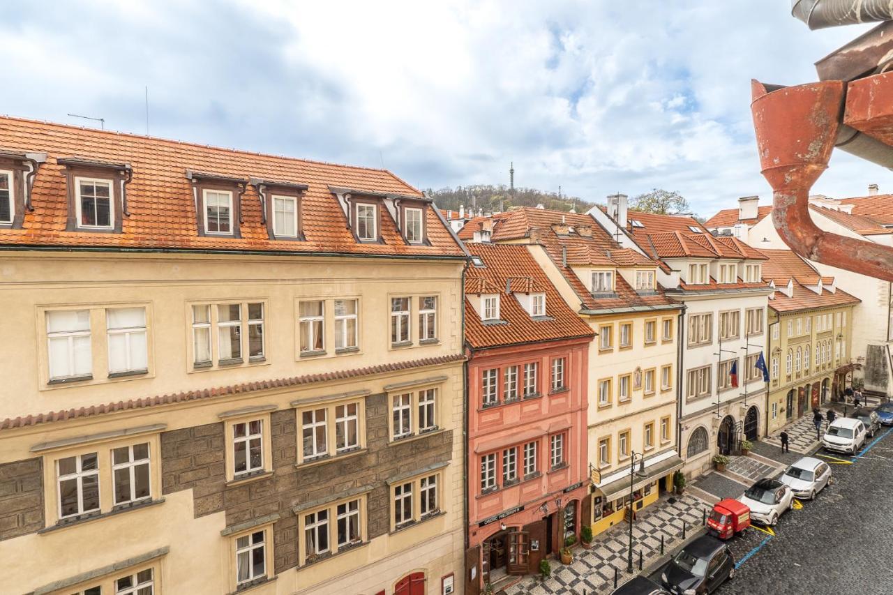 Charming In Lesser Town Apartment