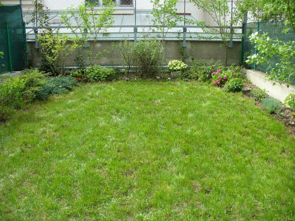 Garden With Garage In * Praha