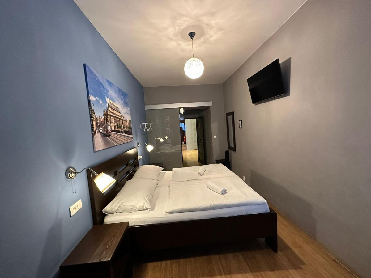 Central Studios Hotell 3*