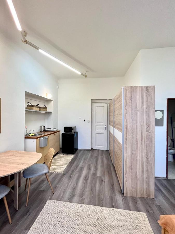 1 Bedroom Close To Palmovka Prag