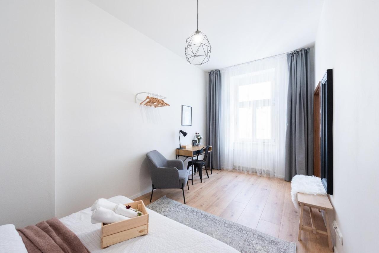 10 Min City Centre 5 People Apartment, Free Coffee Prague