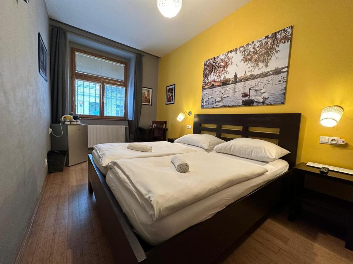 Central Studios Hotell 3*