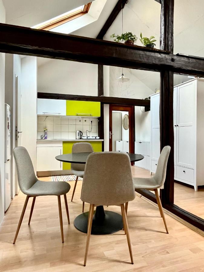 2 Bedrooms Close To Palmovka