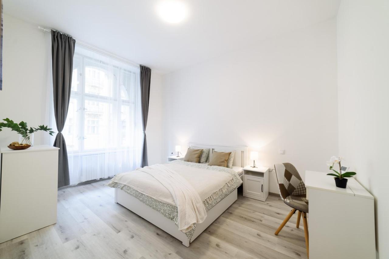New Near Dancing House Apartment *