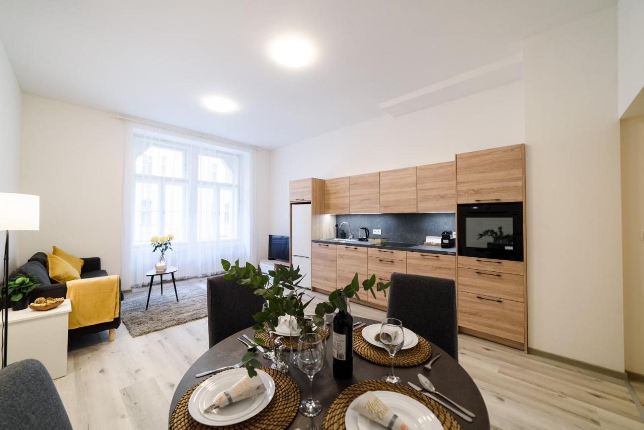 Apartment New Near Dancing House *
