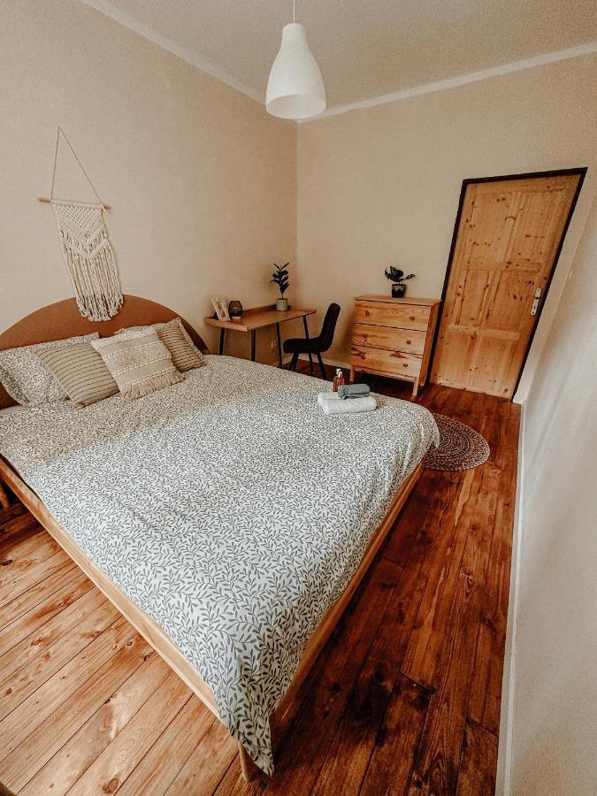 Quiet Boho Lair 10 Min To Centre Prag