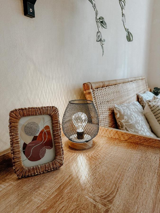 Apartment Quiet Boho Lair 10 Min To Centre