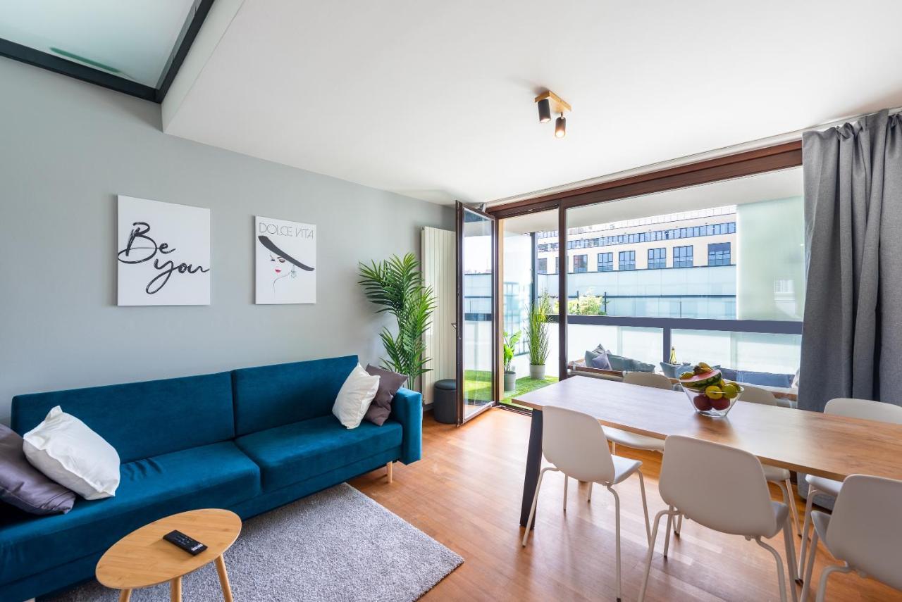 With 4 Bedrooms Prag