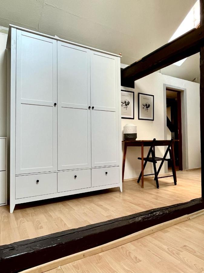 2 Bedrooms Close To Palmovka Prag