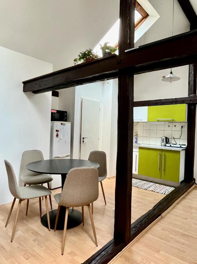 2 Bedrooms Close To Palmovka * Prag
