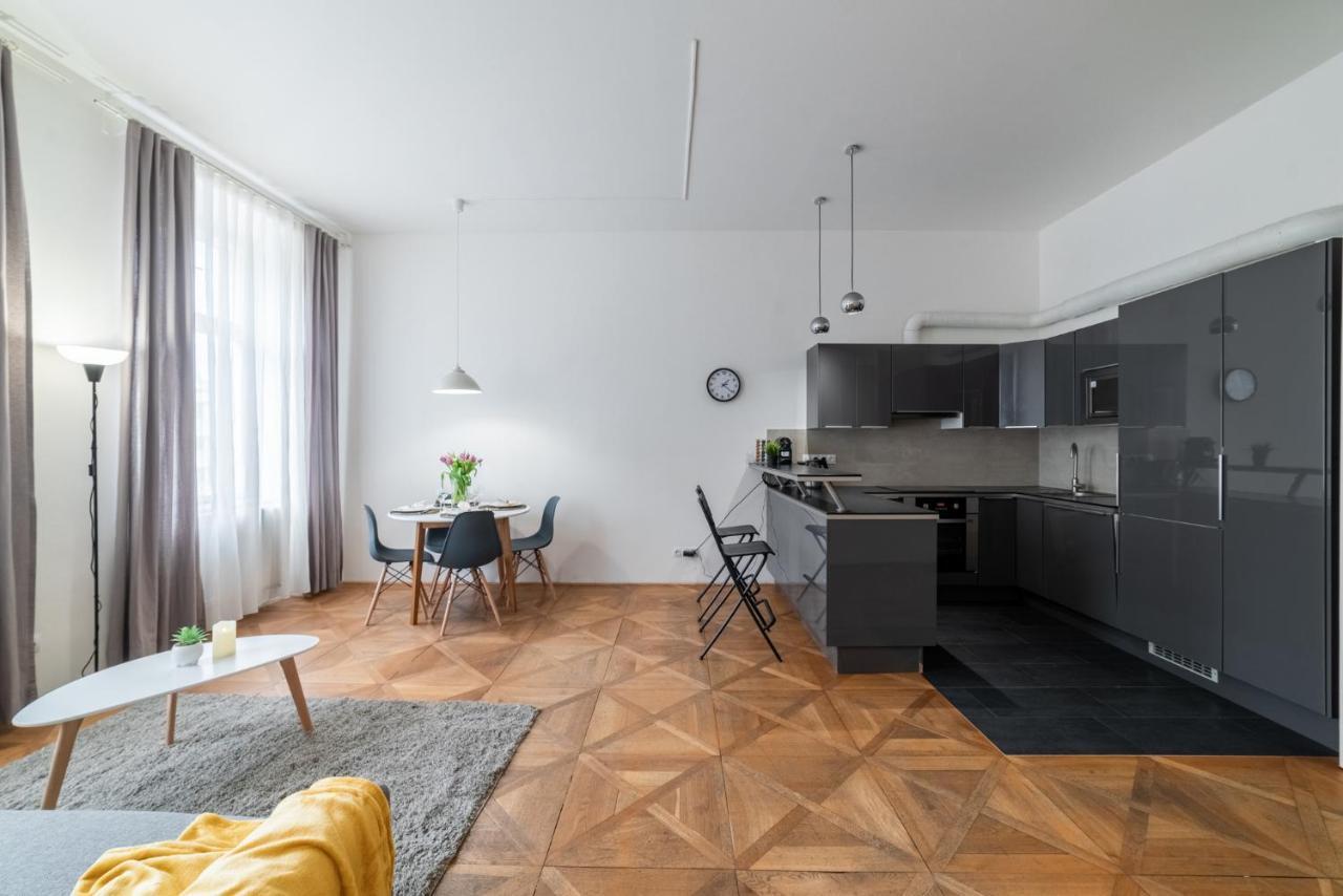 Apartment Exclusive Near Kafka's Head