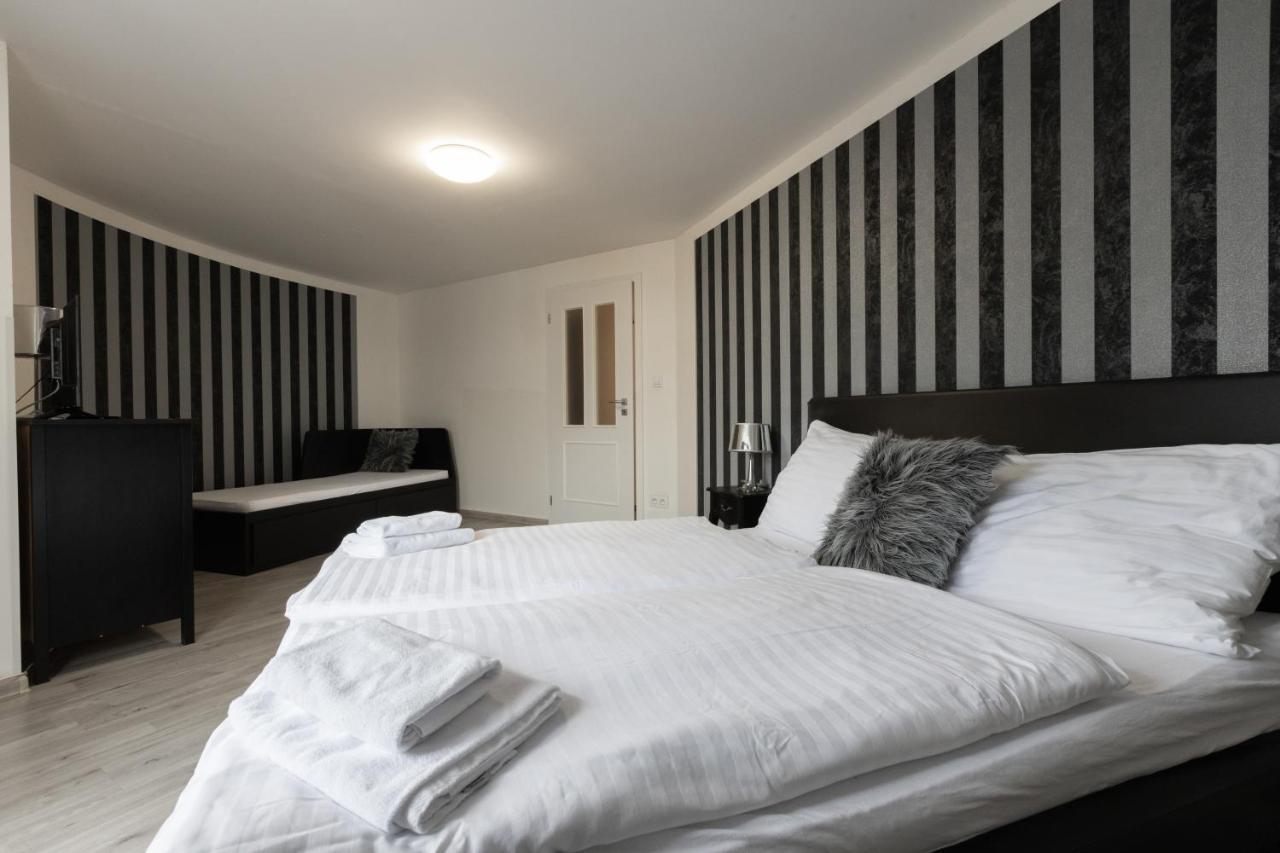 Top Wenceslas Square Aparthotel 3*