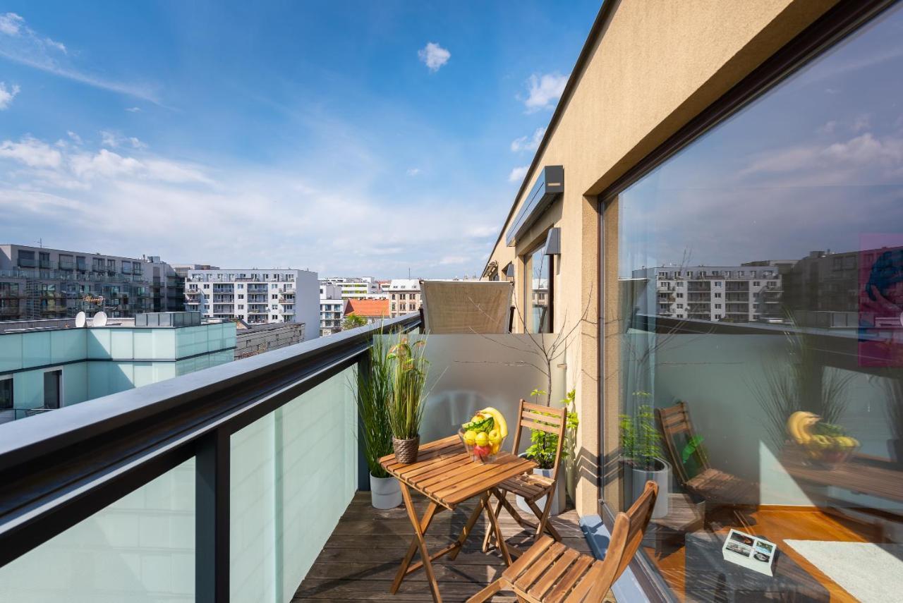 Lägenhet With 4 Bedrooms