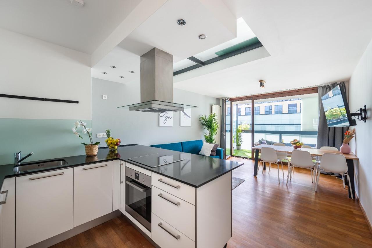 With 4 Bedrooms * Prag