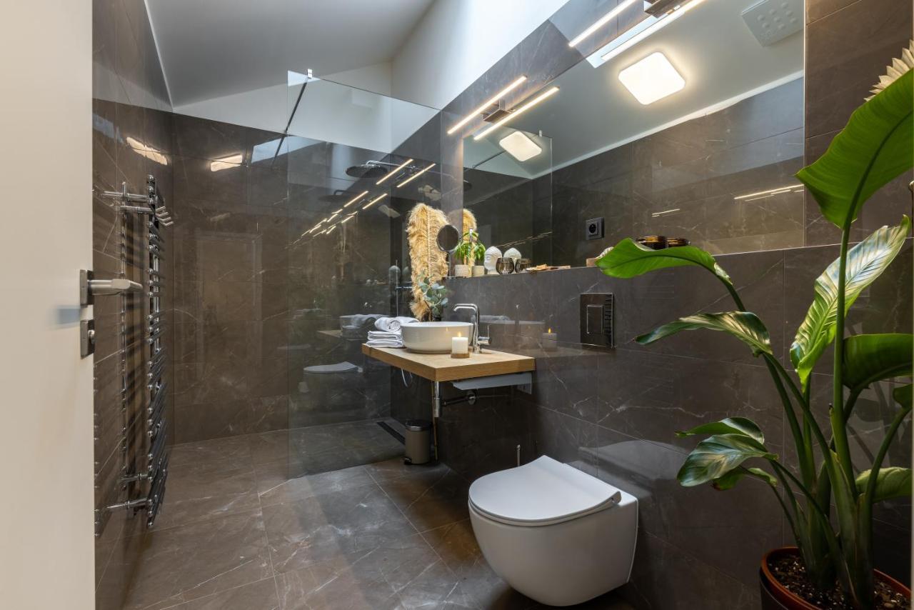 Luxurious, Charming Perfect For Couples Lägenhet Prag