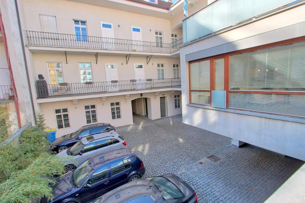 Auriapartments Karlin 2kk S Terasou A Parkovanim *