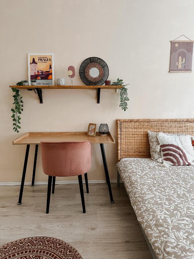 Apartment Quiet Boho Lair 10 Min To Centre Prag