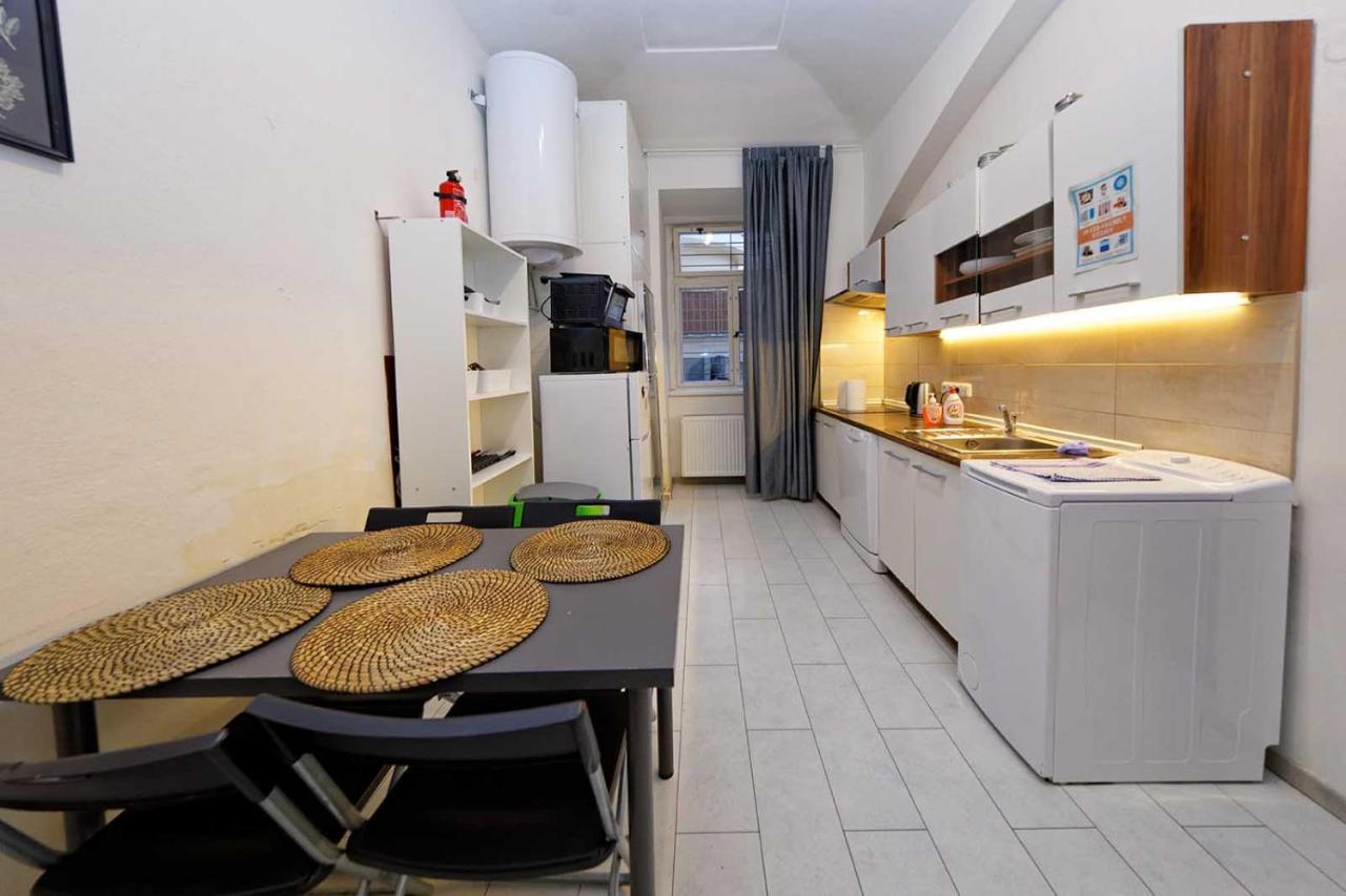 Apartment Americka 8