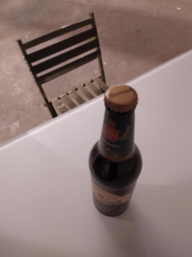 Wine And Beer Club House Cellar With Ping Pong, Karaoke, Board Games, Lan Party, Bike Lending Cool Service * Prague