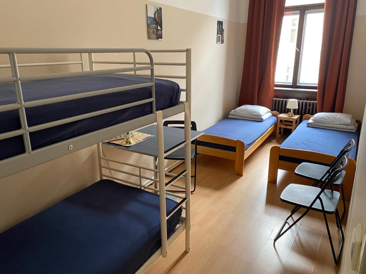 Hostel Emma *