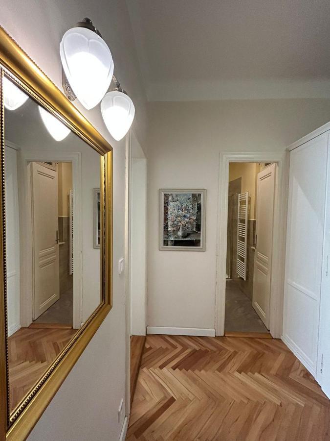 Central Square Apartment Prag