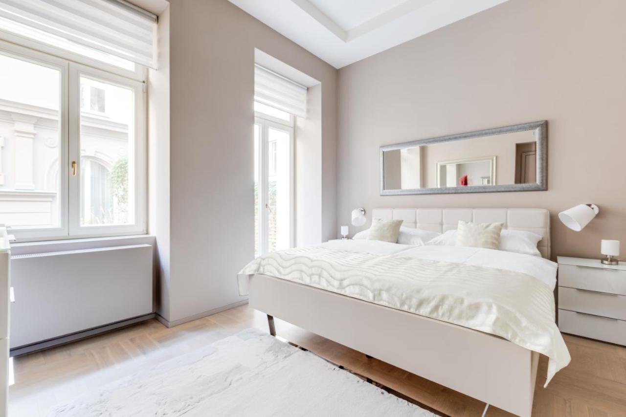Royal In The Heart Of Apartment Prague