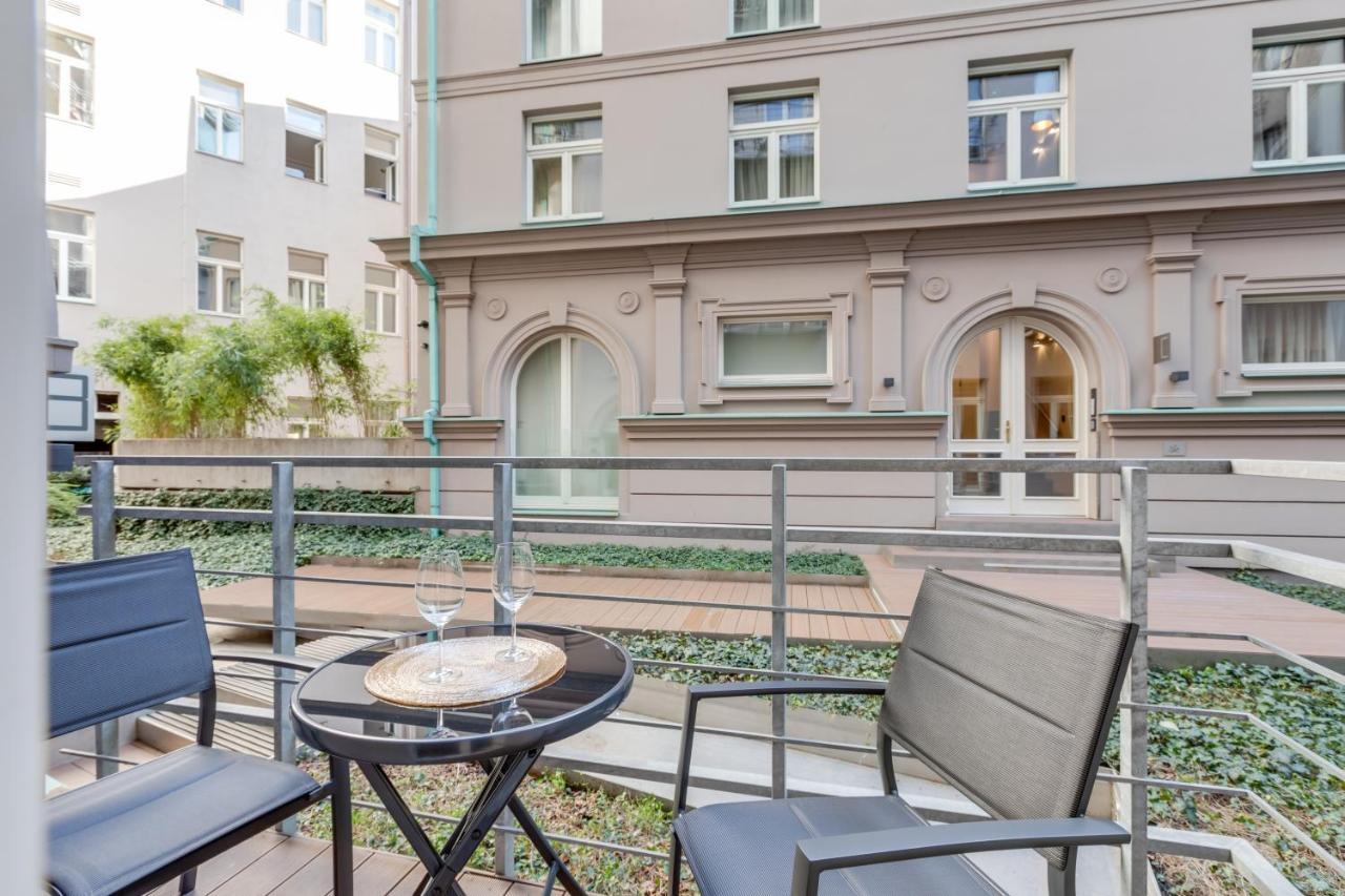 Royal In The Heart Of Apartment Prague