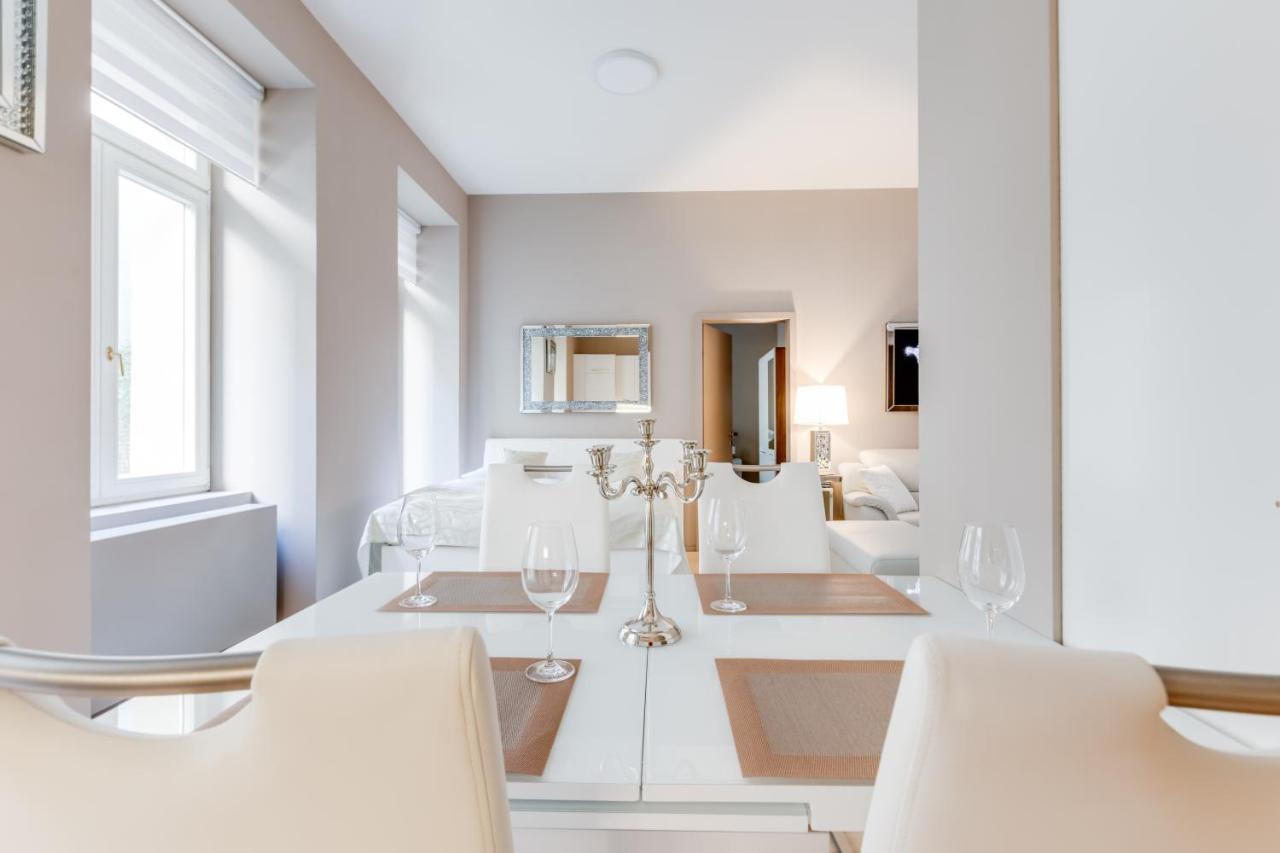 Royal In The Heart Of Apartment Prague