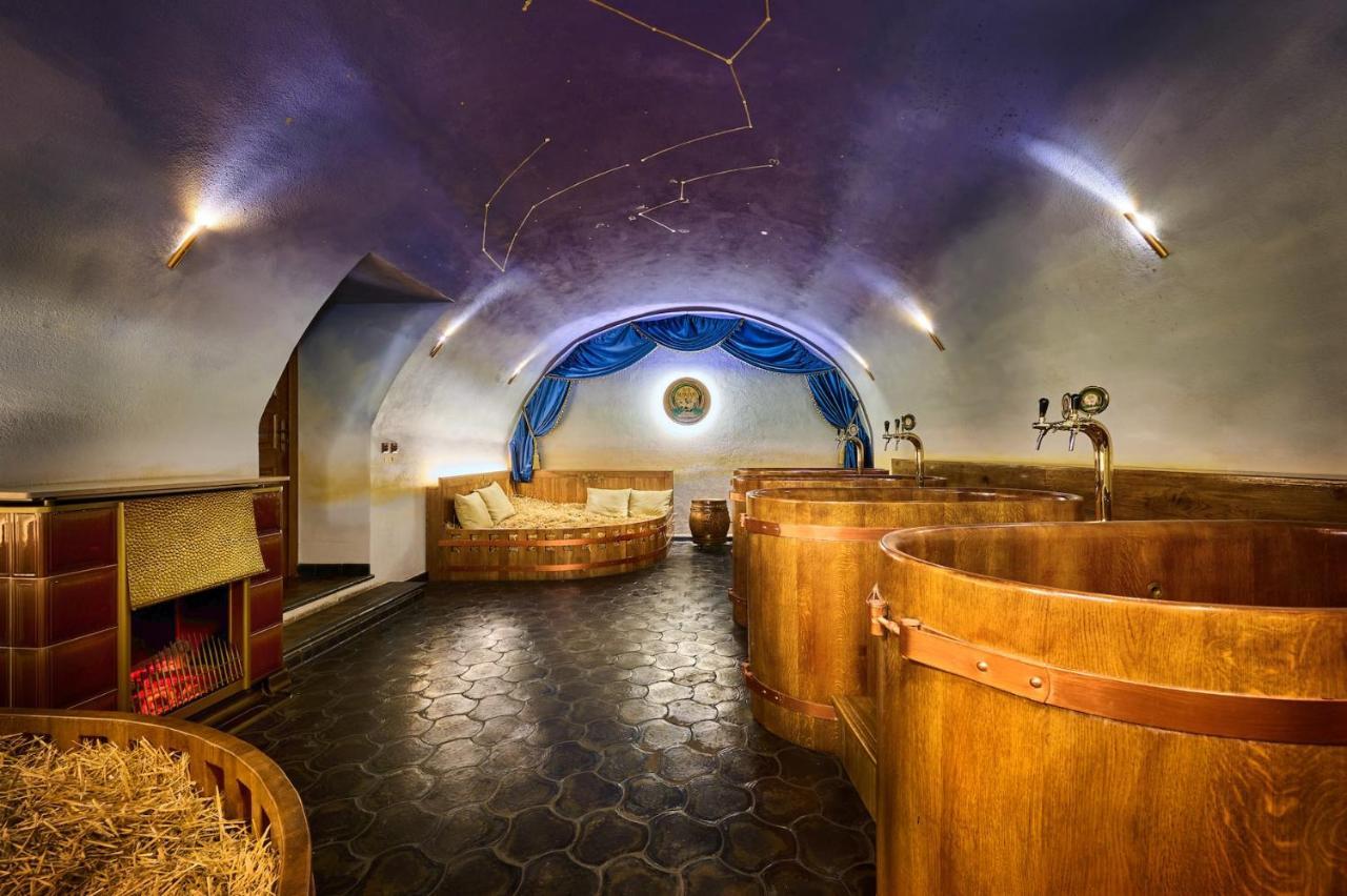 Beerland Chateaux - U Zlate Hrusky / At Golden Pear *
