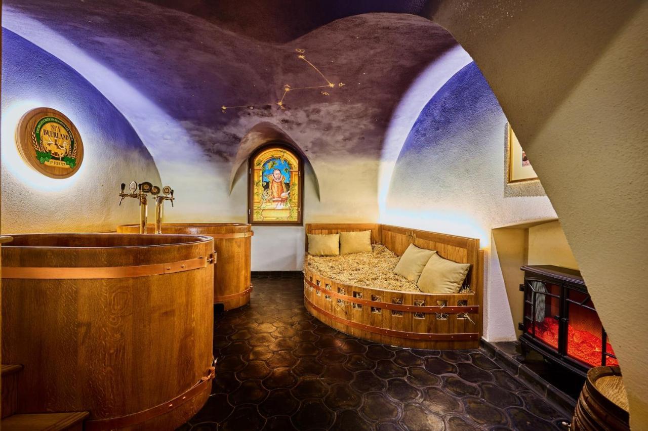 Beerland Chateaux - U Zlate Hrusky / At Golden Pear Bed & Breakfast *