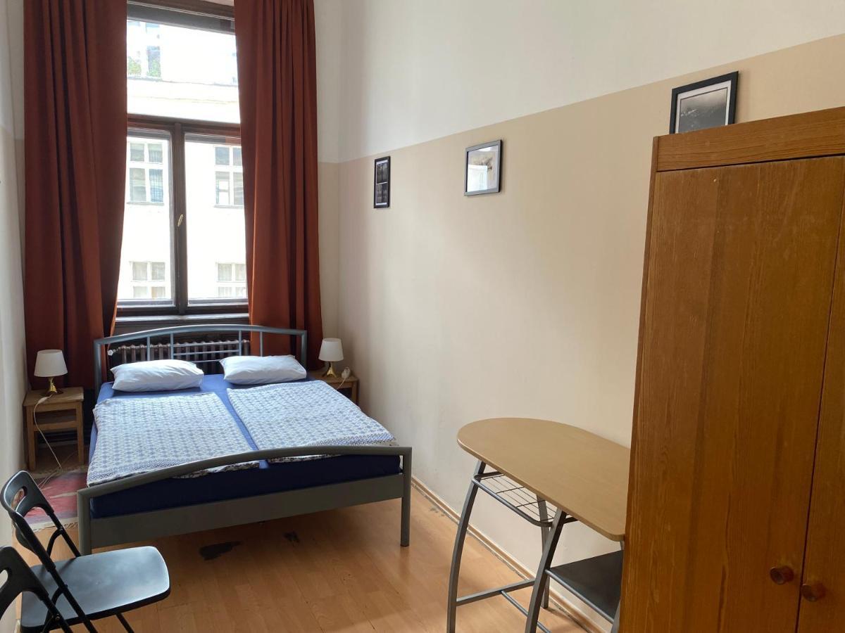 Emma Hostel *