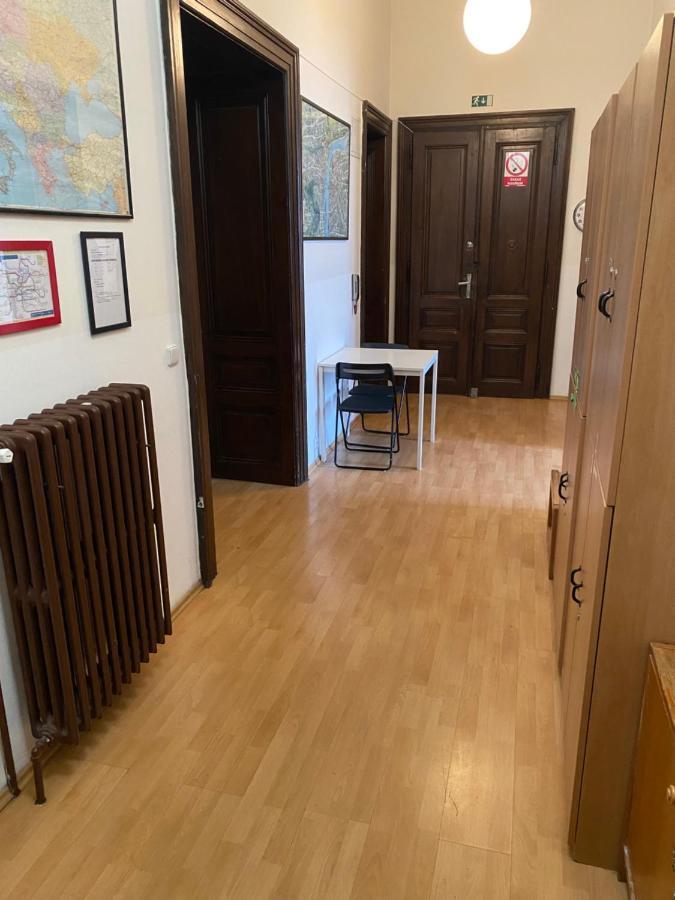 Hostel Emma *