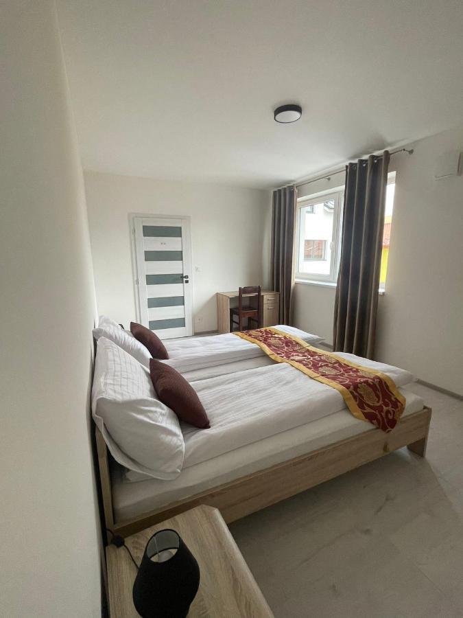 Sun-house Pension&restaurant -parkingfree- Hotell 3*