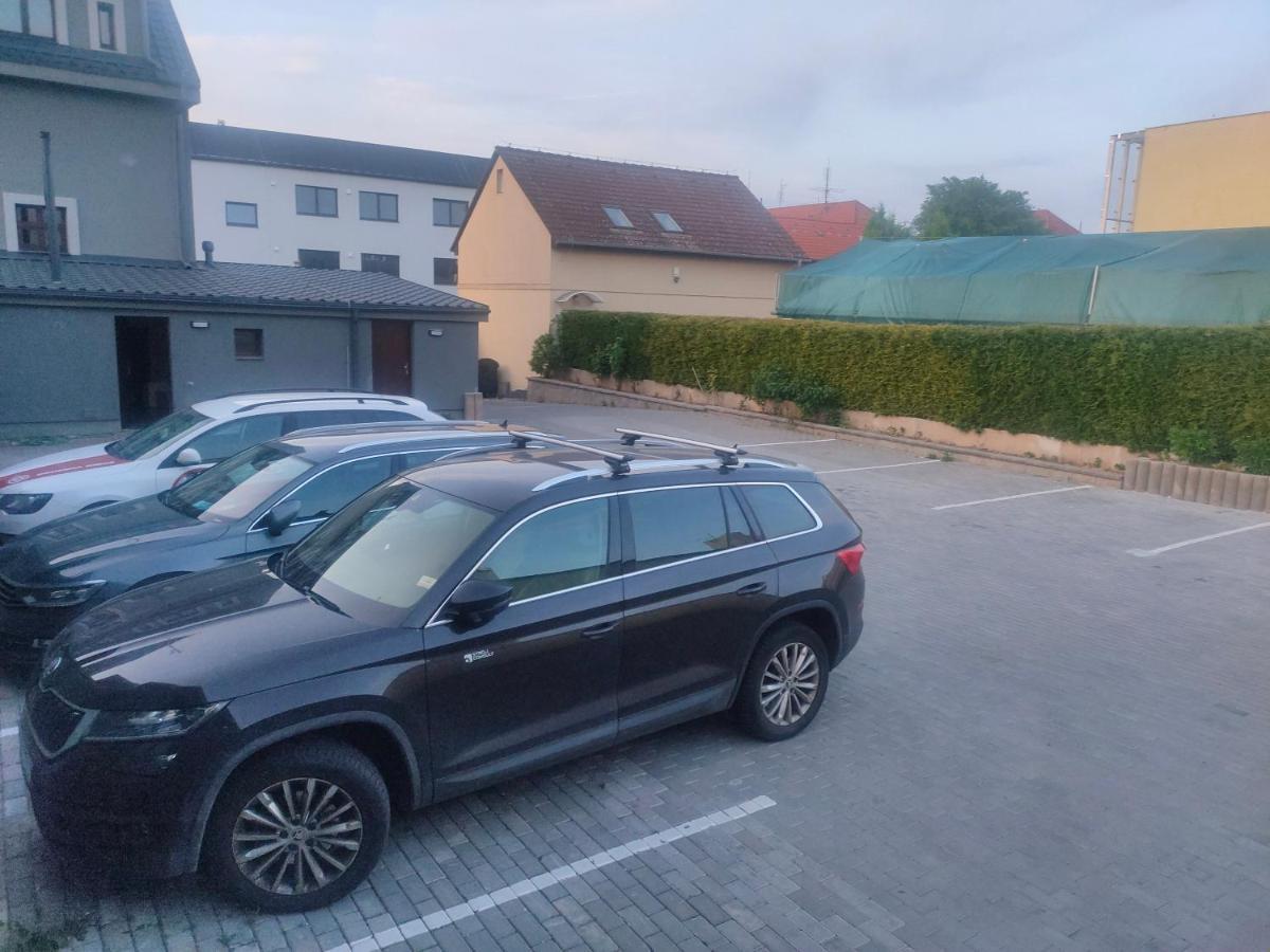 Hotell Sun-house Pension&restaurant -parkingfree-