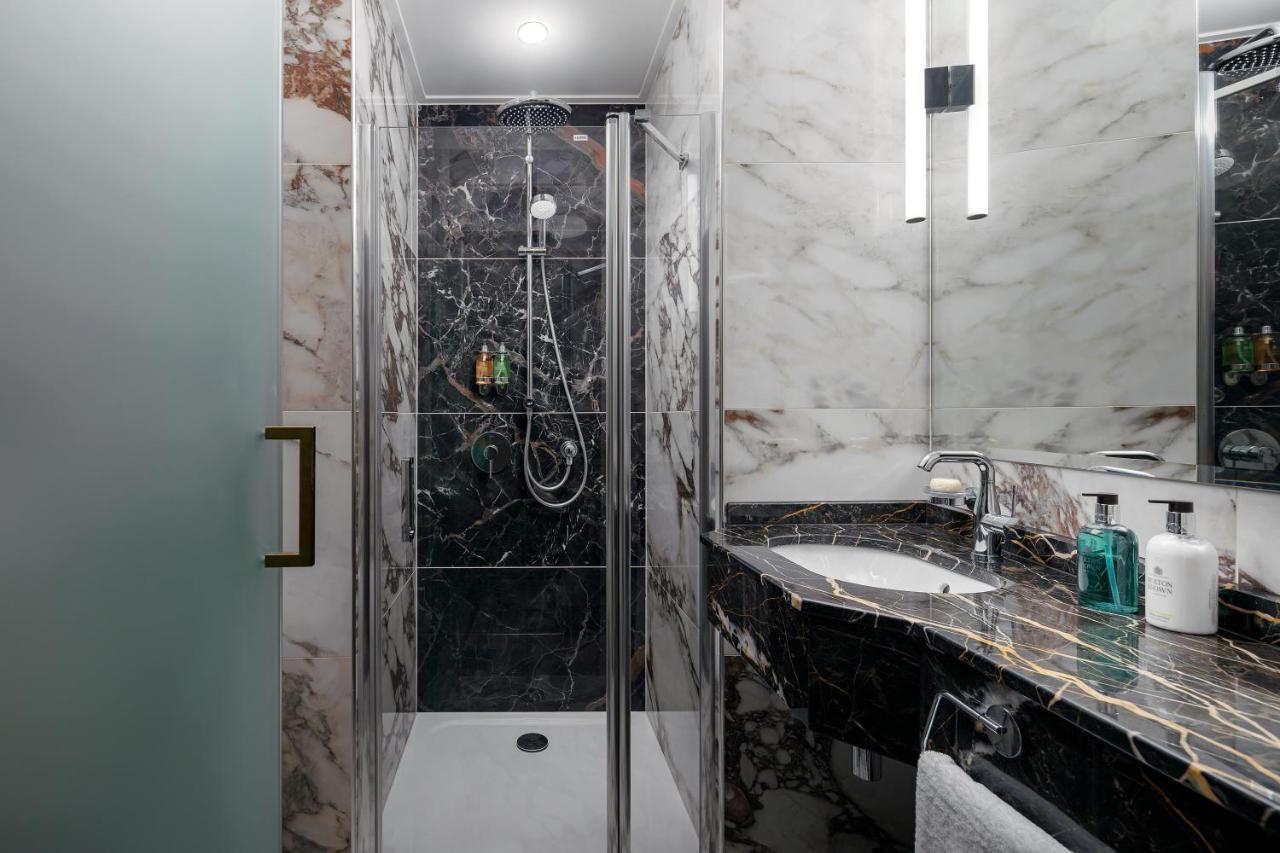 Allure & Hotell 4*
