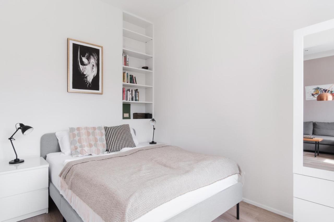 Days - Minimalist Flat - Trendy Karlin Prag