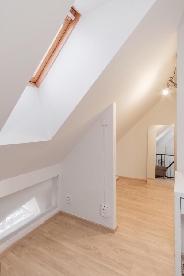 Attic Maisonette In Stresovice By Days Lejlighed