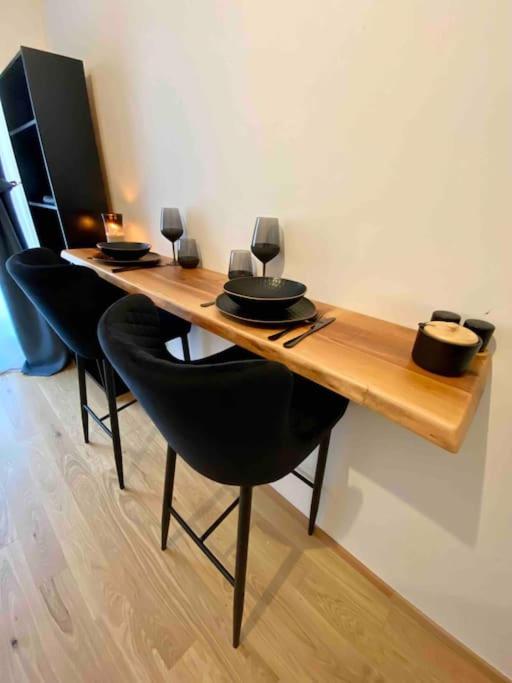 V Prizemi S Kuchyni A Koupelnou Apartmán Praha