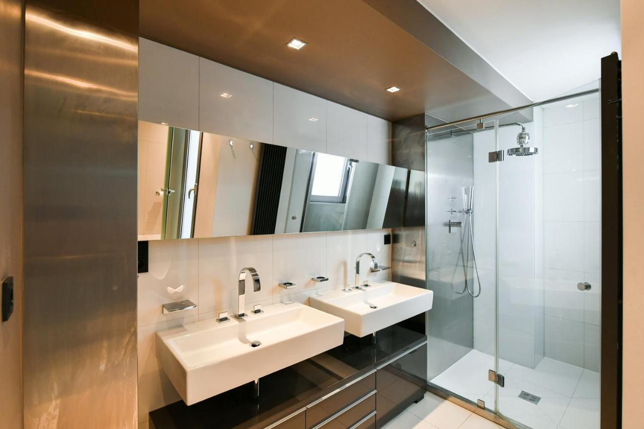 Apartment Luxury Penthouse With Sauna, Terrace, 250m2, 5bdrm, 3bthrm